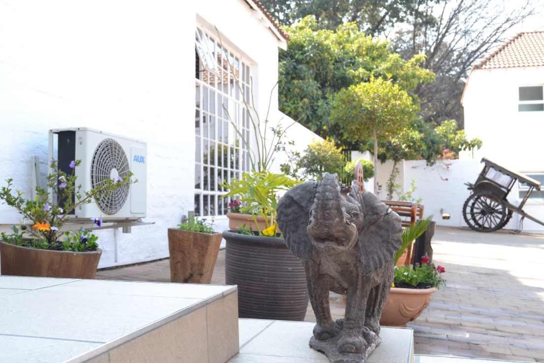 Daisy St -One Bedroom Apartment Johannesburg Kültér fotó