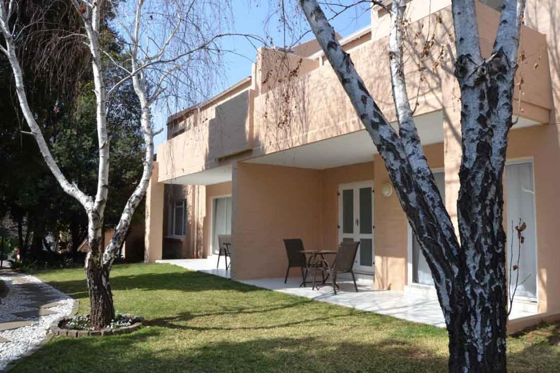 Daisy St -One Bedroom Apartment Johannesburg Kültér fotó