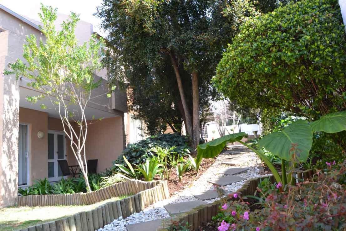 Daisy St -One Bedroom Apartment Johannesburg Kültér fotó